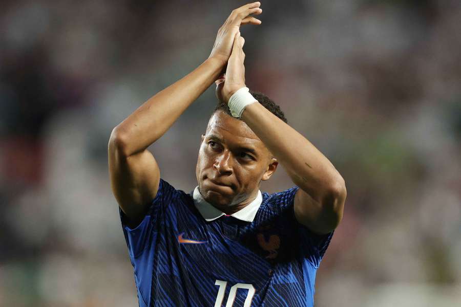 Mbappé fez dois gols em França 3x0 Iraque Mbappé fez dois gols em França 3x0 Iraque