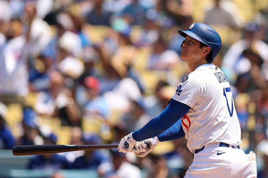 Shohei Ohtani reacts to his 1,000th career hit (2025)
