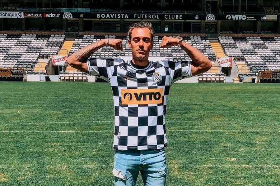Ricardo Mangas troca Boavista por Vitória de Guimarães