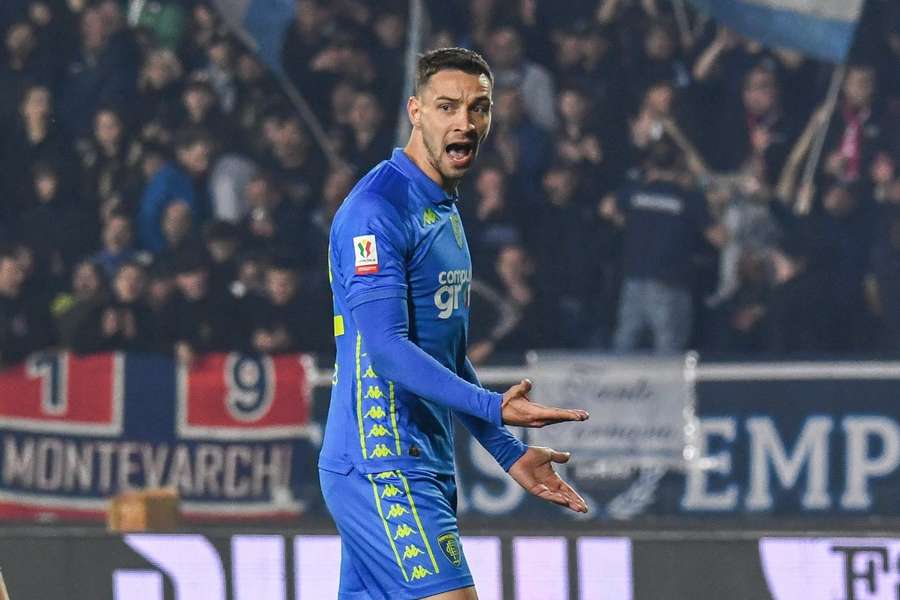 Obránce Mattia De Sciglio si rýpl do hradeckého klubu. Obránce Mattia De Sciglio si rýpl do hradeckého klubu.