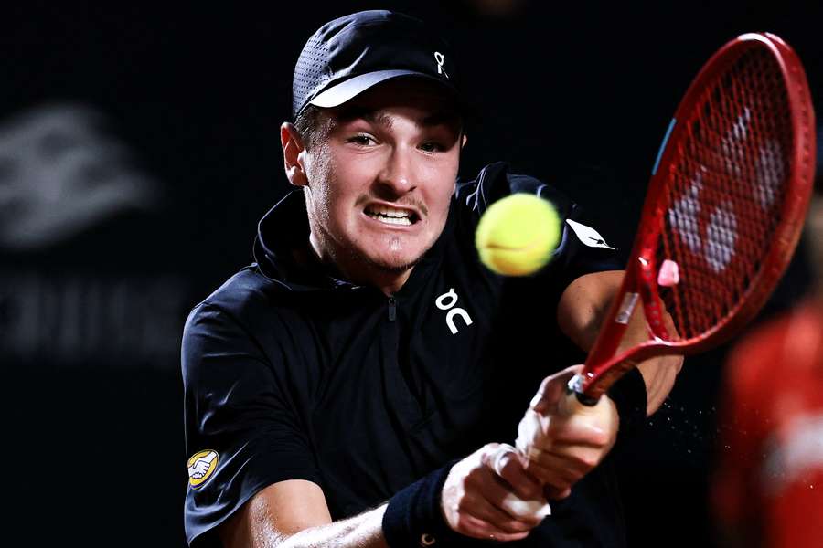 João Fonseca foi eliminado nas oitavas de final do torneio de simples do Rio Open