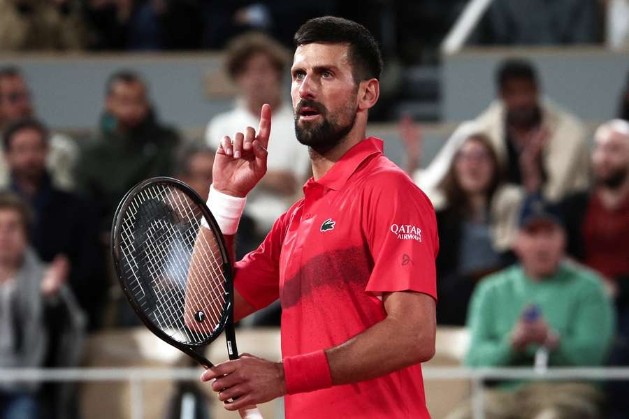 Novak Djokovič je v semifinále jasným outsiderem.