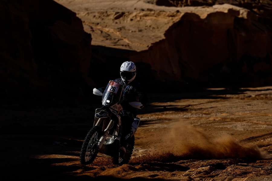 Kolejny solidny dzień Dąbrowskiego w Rajdzie Dakar. Faworyci mieli problemy