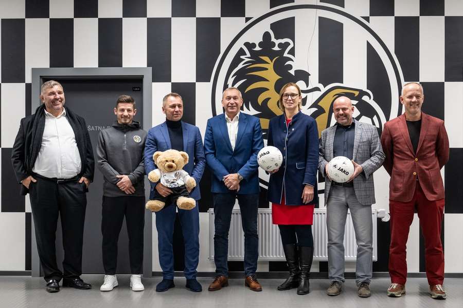 Hradec Králové má nového majitele. Hradec Králové má nového majitele.