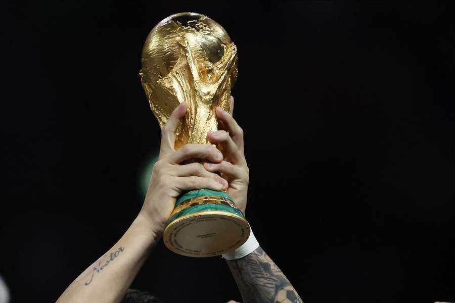 Trofeul acordat câștigătoarei Cupei Mondiale