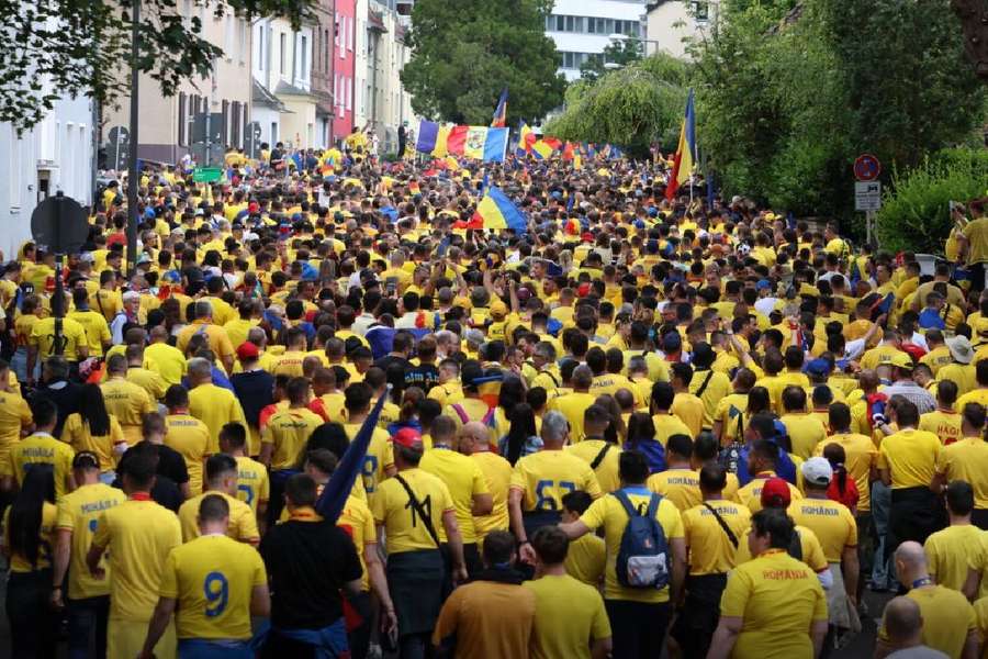 Suporteri români, către stadion