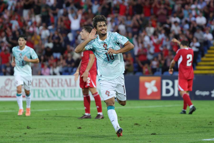 Rodrigo Mora marcou um grande golo por Portugal Rodrigo Mora marcou um grande golo por Portugal