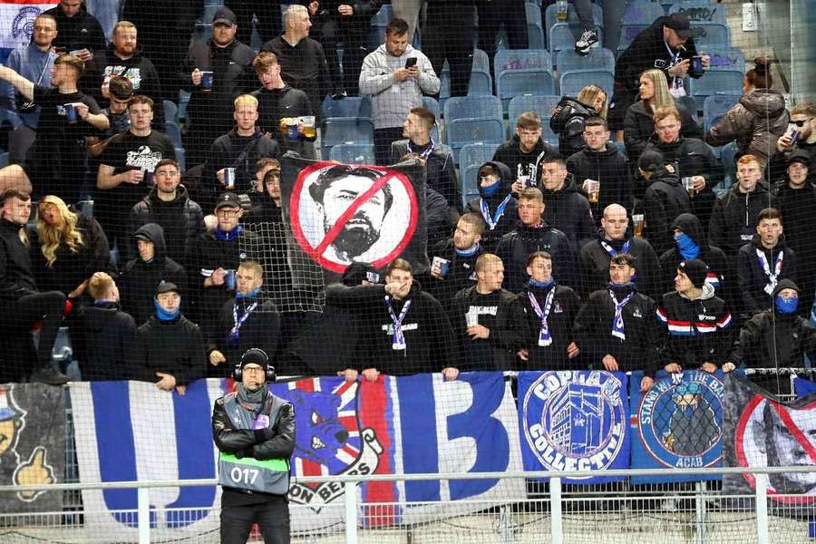 Rangers fans show their displeasure to Rangers manager Russell Martin