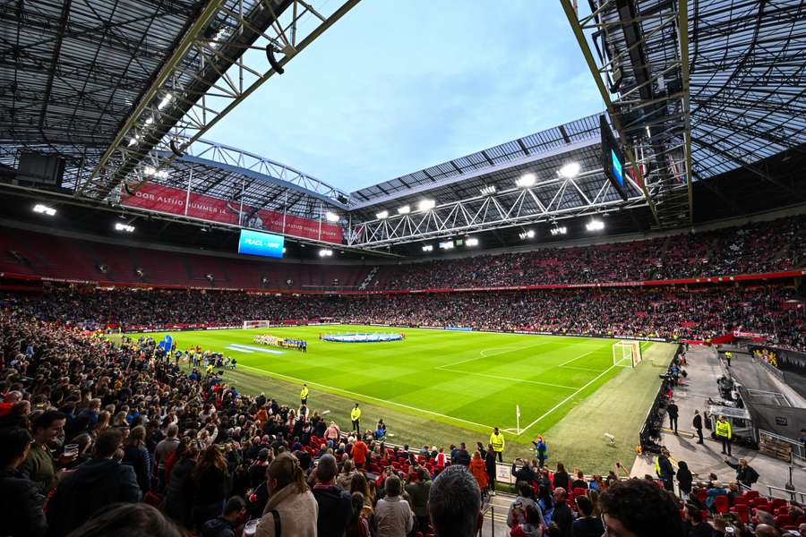 Een goed gevulde Arena voor Ajax - Chelsea