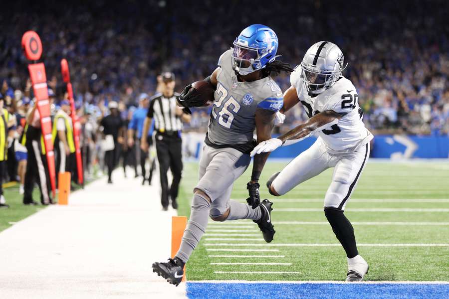 Jahmyr Gibbs scoort zijn eerste touchdown op Ford Field