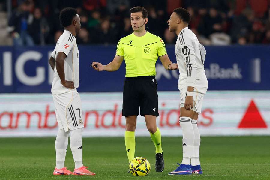 Real Madrid chiefs 'worried Mbappe and Vini Jr cannot play together' Real Madrid chiefs 'worried Mbappe and Vini Jr cannot play together'