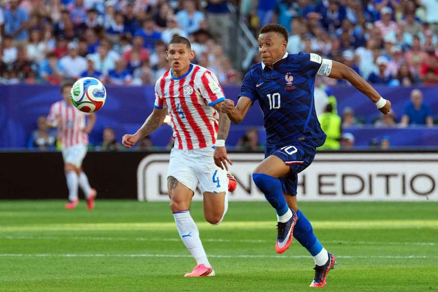 Mbappé schießt Frankreich ins Viertelfinale. Mbappé schießt Frankreich ins Viertelfinale.