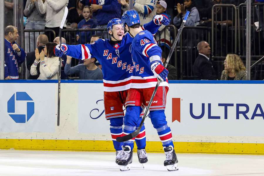 Sýkora zaznamenal premiérovú asistenciu v NHL.