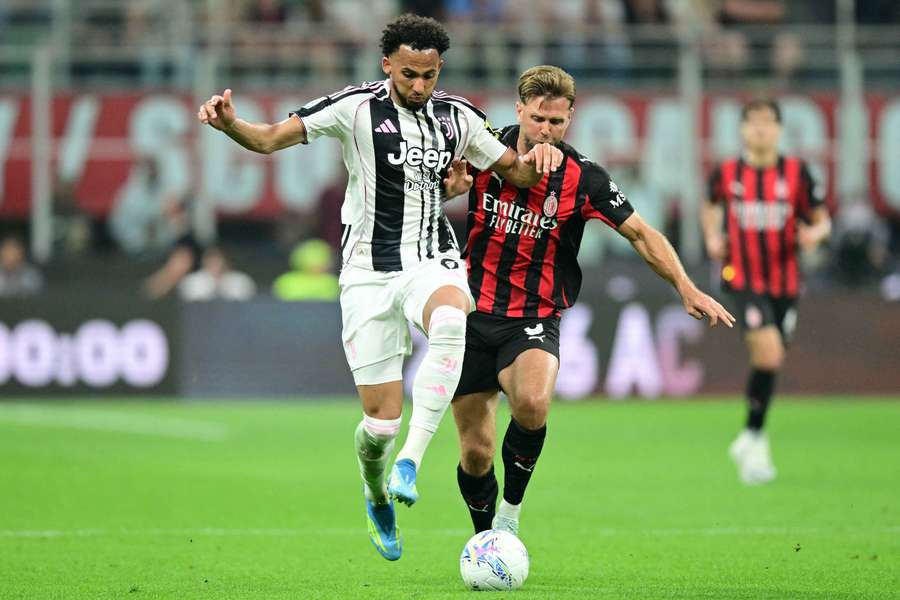 Kelly contra Fullkrug num duelo entre Juventus e AC Milan