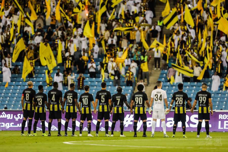 A torcida visitante se fez mais presente no Al Majma'ah Sports City