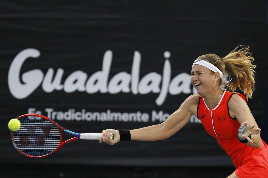 Marie Bouzková si proti Samsonovové zahraje o čtvrtfinále.