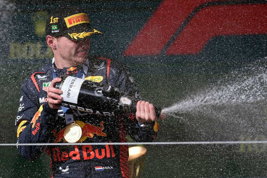 Max Verstappen won dit seizoen al zeventien races