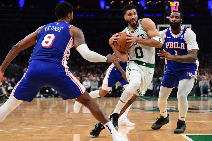 Jayson Tatum contre les 76ers, cette nuit.