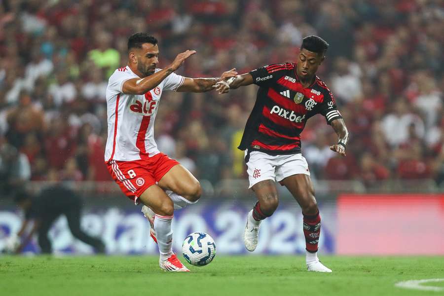 Flamengo e Internacional fizeram um bom jogo no Maracanã