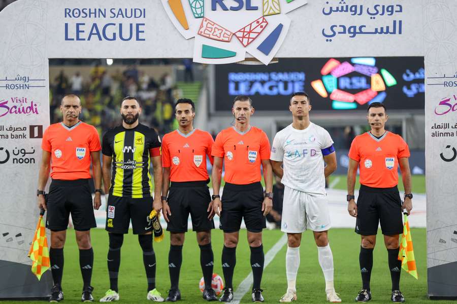 Ronaldo y Benzema, en un partido de Arabia Saudí.