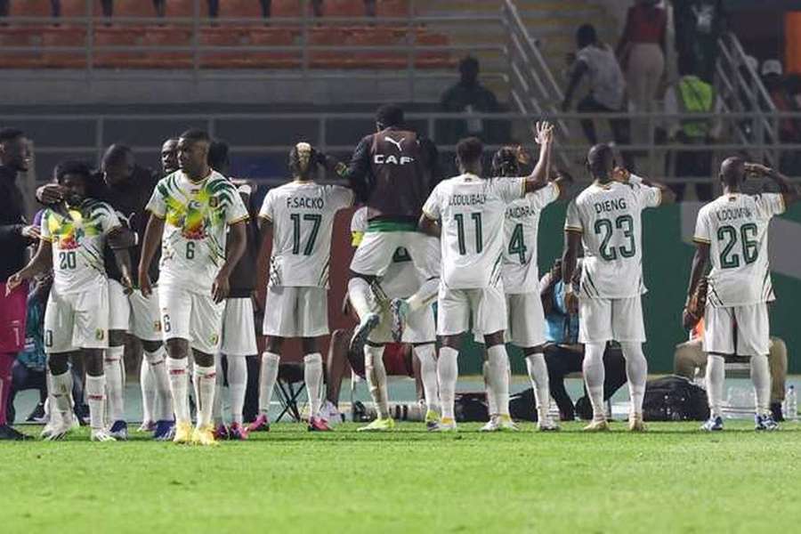 A festa dos jogadores do Mali no Estádio Amadou Gon Coulibaly 