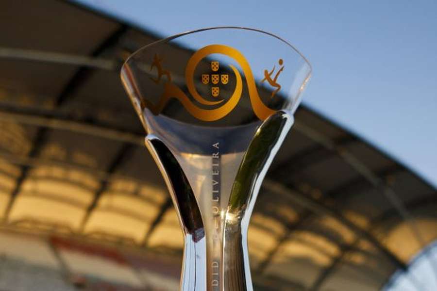 O troféu da Supertaça