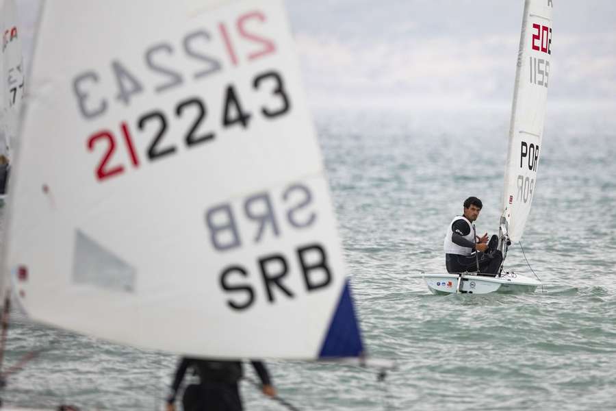 Velejador Eduardo Marques em nono na medal race do Troféu Princesa Sofia