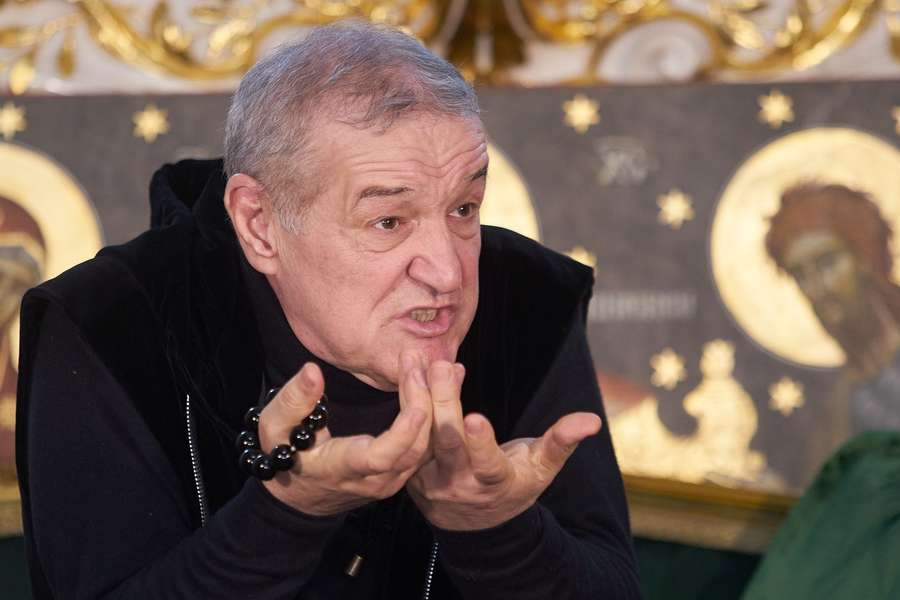 Becali se chystá vybírat sestavy FCSB místo trenéra.