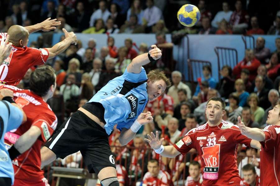 Anders Oechsler in action for Kolding against Hungary's MKB Veszprem back in 2010