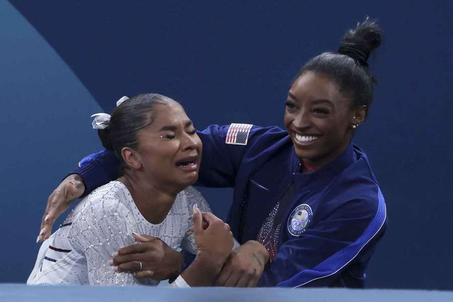 Chiles y Biles tras el bronce que le han arrebatado a la gimnasta estadounidense