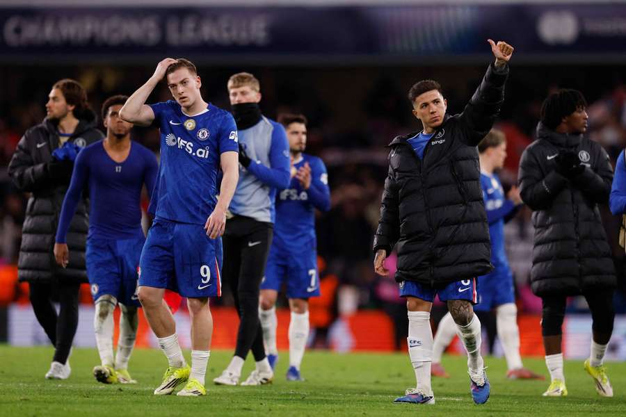 Chelsea teammates increasingly fed-up with Fernandez antics