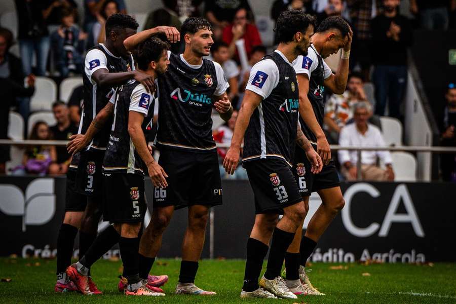 Caldas lidera a Série B