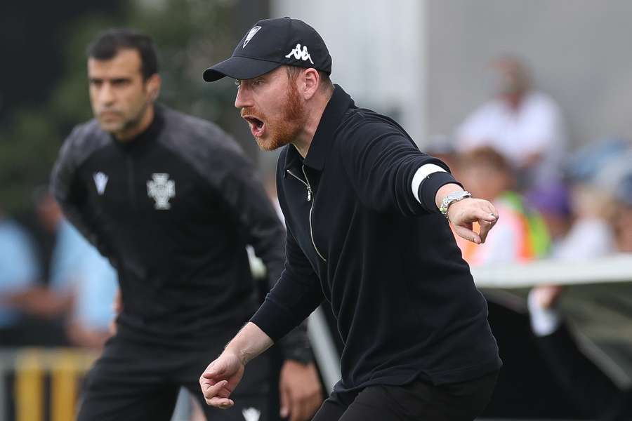 Ian Cathro promete Estoril a "competir" no Dragão frente ao FC Porto