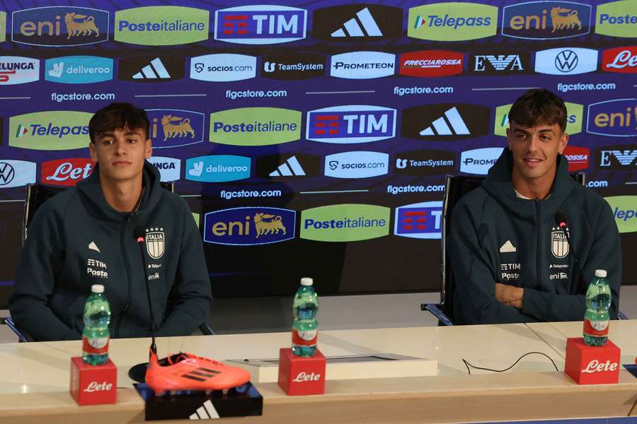 Niccolò Pisilli e Daniel Maldini in sala stampa