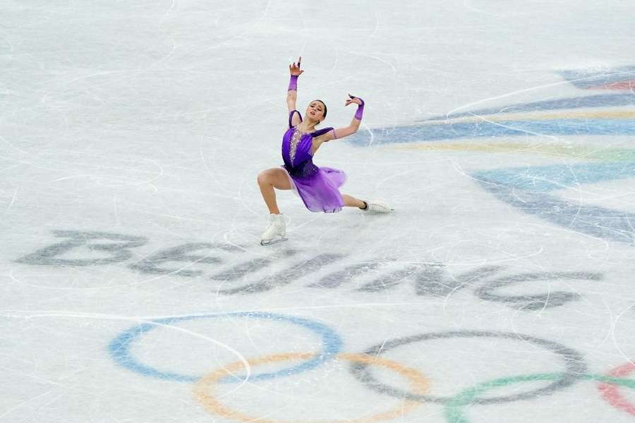 Kamila Valieva este prima patinatoare din istorie care a reușit o săritură cvadruplă