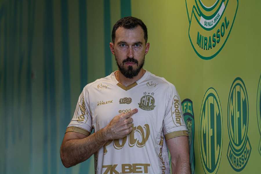 Walter foi anunciado oficialmente pela equipe do interior paulista