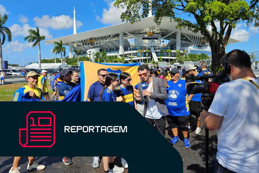 Os adeptos do Boca Juniors chegaram aos milhares para ver o jogo com o Benfica