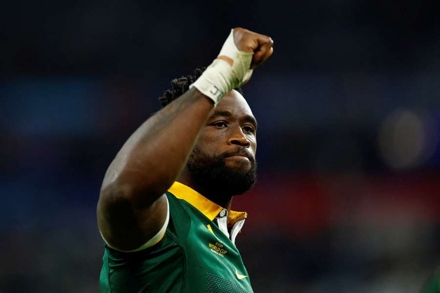 Siya Kolisi comemora a vitória da África do Sul 