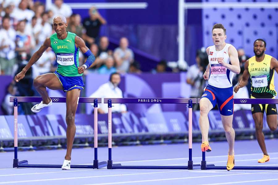 Alison dos Santos está na final dos 400m com barreiras