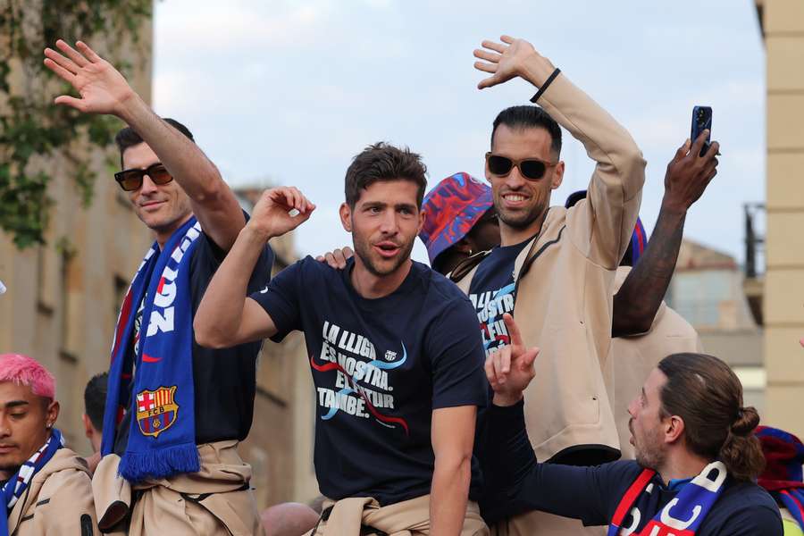 Robert Lewandowski, Sergi Roberto und Sergio Busquets bei der Meisterschaftsfeier in Barcelona