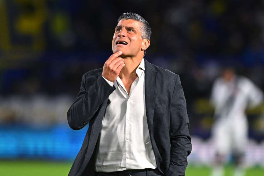 Pedro Emanuel blindou seu goleiro Pedro Emanuel blindou seu goleiro