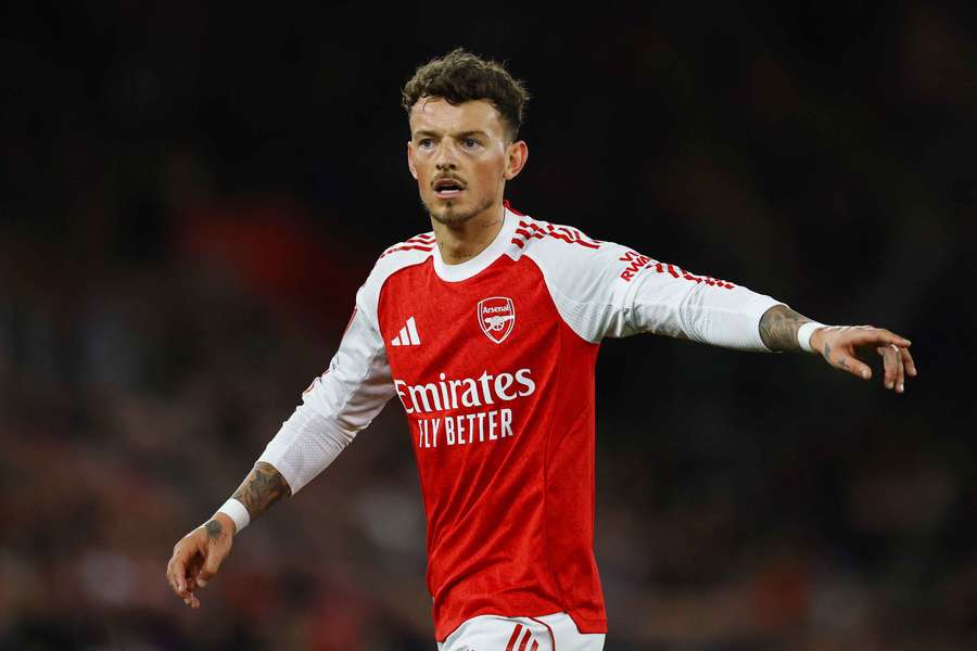 Arsenal willing to sell FIVE senior players this summer