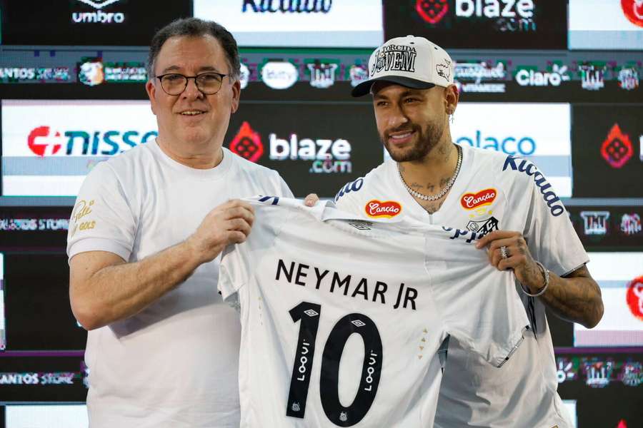 Neymar w Santosie będzie nosił numer 10, z którym grał legendarny Pele