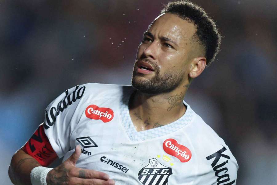 Contra o Corinthians, Neymar deve fazer sua primeira partida desde 26 de fevereiro