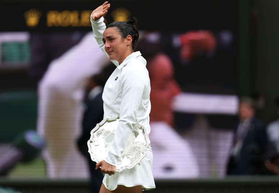 Ons Jabeur cries after receiving her prize