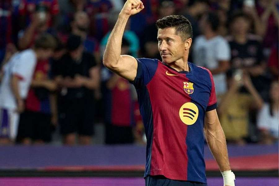 Lewandowski com a camisa do Barcelona