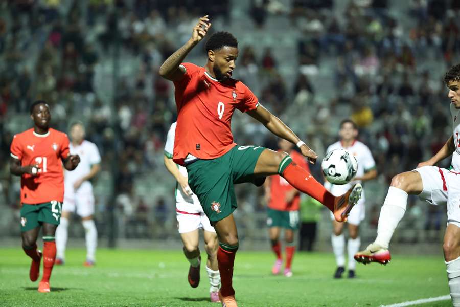 Chermiti em ação diante da Bulgária