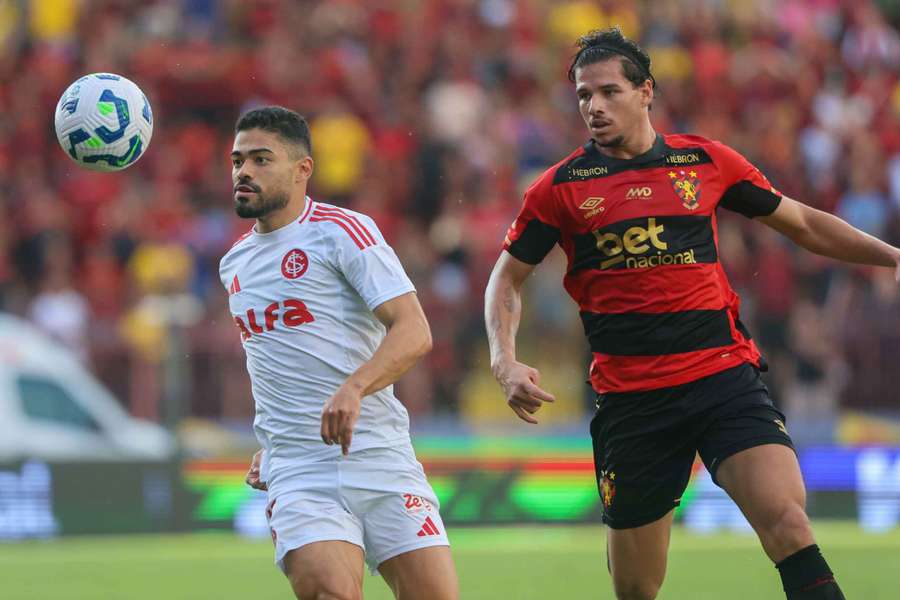 O duelo na Ilha do Retiro foi disputado em com chances para os dois lados