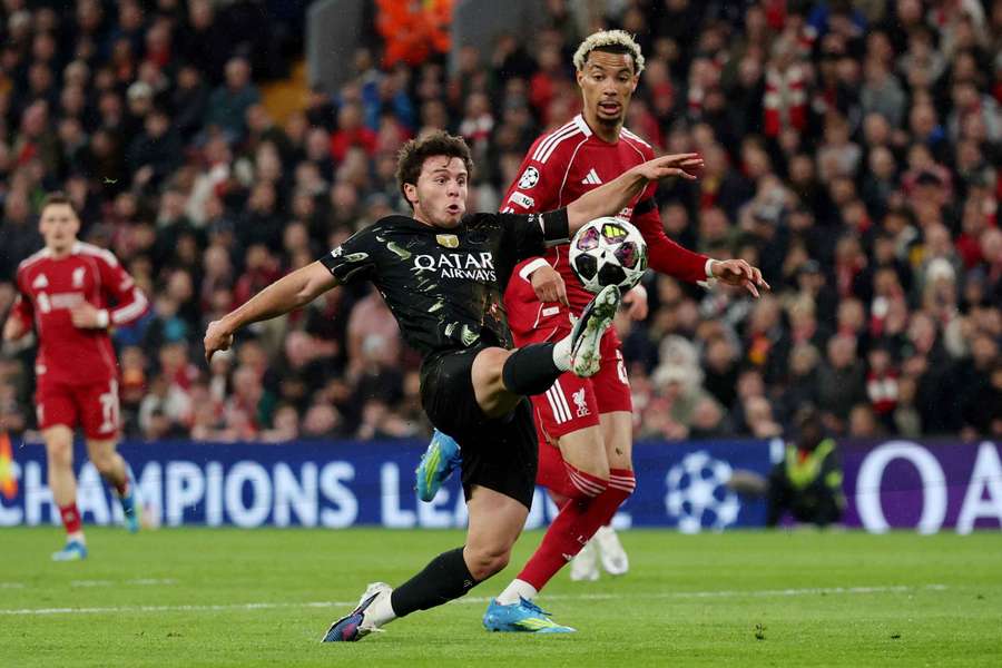 Ekitike in action against PSG's Joao Neves
