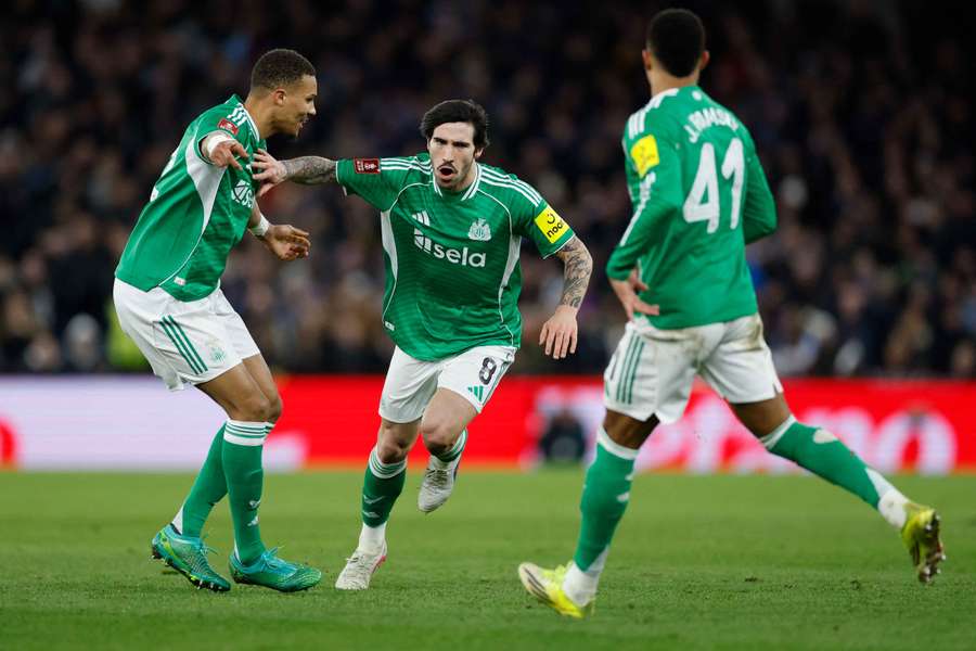 Newcastle po otočke postupuje.